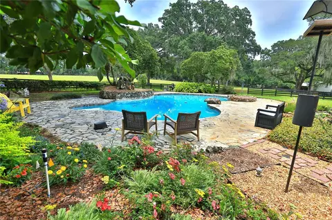 Exterior - 13450 NW Gainesville Rd, Reddick, FL 32686 photo 17 of 22