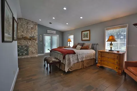 Bedroom - 13450 NW Gainesville Rd, Reddick, FL 32686 photo 1 of 3