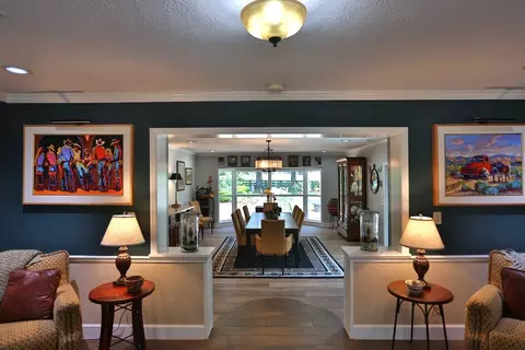 Dining - 13450 NW Gainesville Rd, Reddick, FL 32686 photo 5 of 6