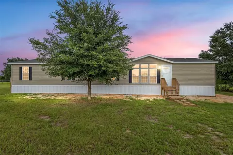 17279 SE 59th St, Ocklawaha, FL 32179