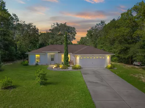 9112 N Alpinia Dr, Citrus Springs, FL 34434
