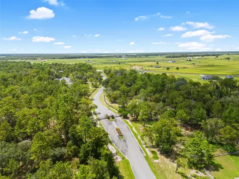 8963 NW 19th St, Wildwood, FL 34785