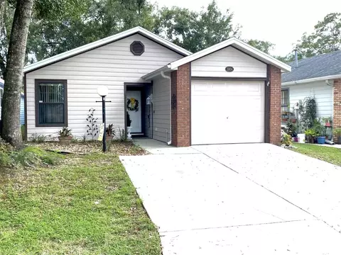 3904 NE 22nd Ln, Ocala, FL 34470