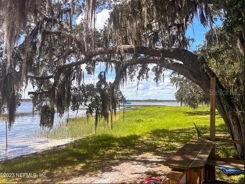 25296 NE 141st St, Fort Mc Coy, FL 32134
