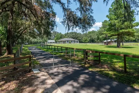 7869 NW 210th St, Micanopy, FL 32667