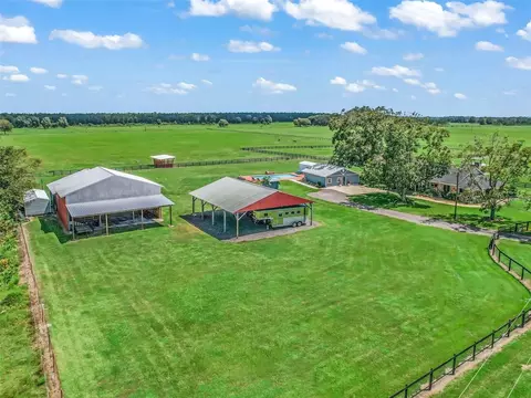 2051 SE 215 Ave, Morriston, FL 32668