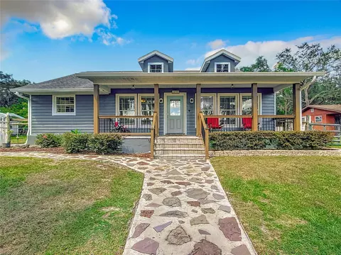 10707 SE 134th St, Ocklawaha, FL 32179