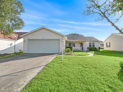 517 Valencia Pl, The Villages, FL 32159