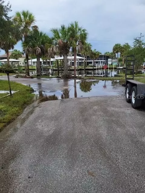 2021 NW 16th St, Crystal River, FL 34428