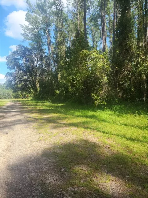 1094 E Vercelli Ave, Citrus Springs, FL 34434