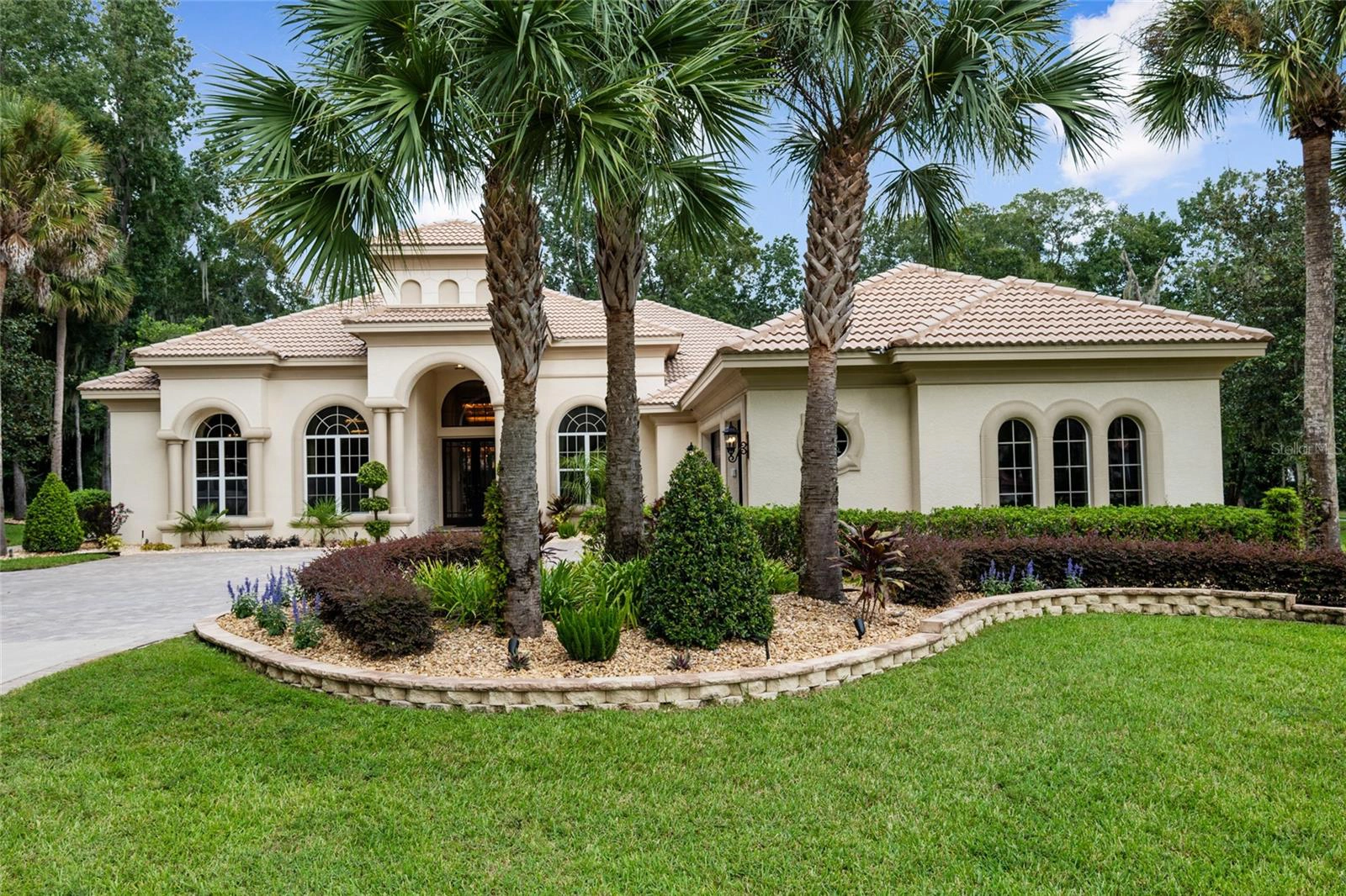 945 SE 69th Pl, Ocala, FL 34480 photo 1