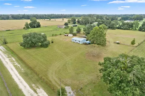 13615 N Magnolia Ave, Citra, FL 32113