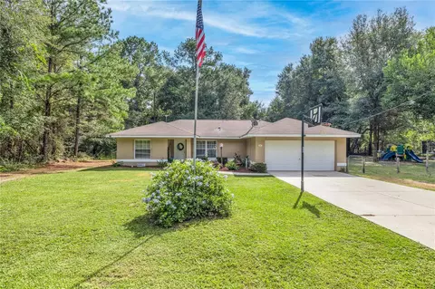 21 Sequoia Loop Ct, Ocklawaha, FL 32179
