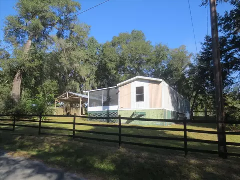 16261 SE 59th St, Ocklawaha, FL 32179