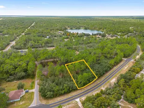 9 Fisher Rd, Ocklawaha, FL 32179