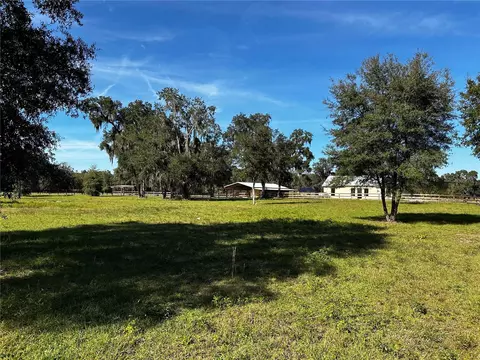 21031 E Levy St, Williston, FL 32696