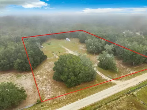 605 NE 168th St, Citra, FL 32113