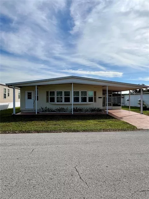 6348 Ohio St, Zephyrhills, FL 33542