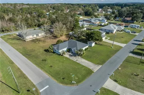 8395 W Periwinkle Ln, Homosassa Springs, FL 34447