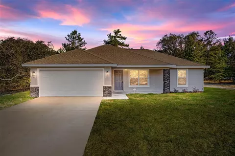 28 Fisher Way Radl, Ocklawaha, FL 32179