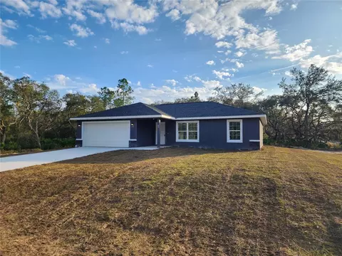 60 Malauka Ln, Ocklawaha, FL 32179