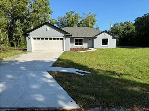 60 Fisher Lane Way, Ocklawaha, FL 32179