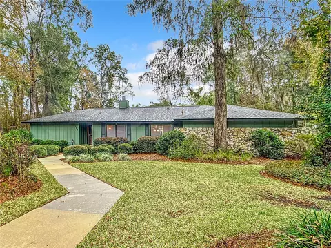 303 SW 84th Ter, Gainesville, FL 32607