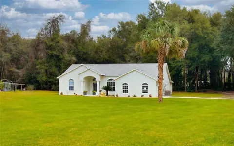 13365 SE 30th Ct, Belleview, FL 34420