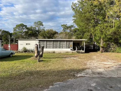 18647 SE 18th St, Silver Springs, FL 34488