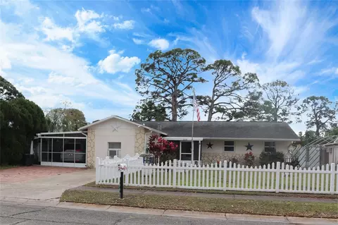 604 65th Avenue Dr W, Bradenton, FL 34207