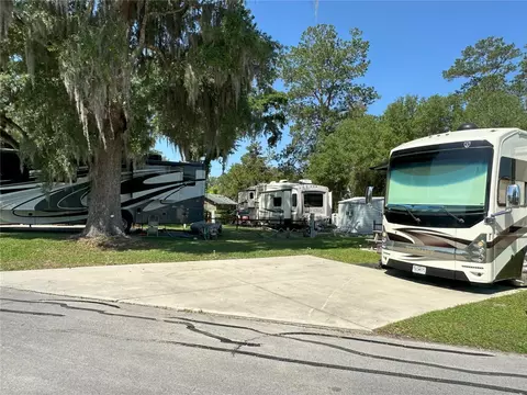 2830 NE 102nd Ct, Silver Springs, FL 34488