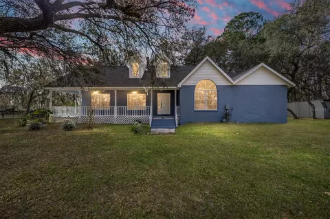 9090 SE 179th Ave, Ocklawaha, FL 32179