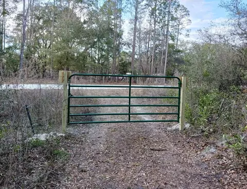 84 NE 290 Ave, Old Town, FL 32680