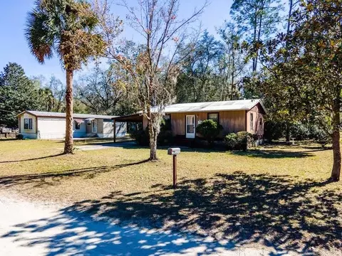 10664 NE 151st Ln, Fort Mc Coy, FL 32134