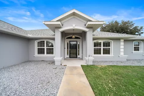 5845 NE 70th St, Silver Springs, FL 34488
