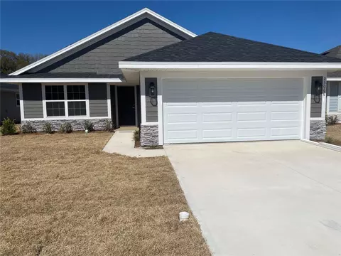 25066 SW 24th Pl, Newberry, FL 32669