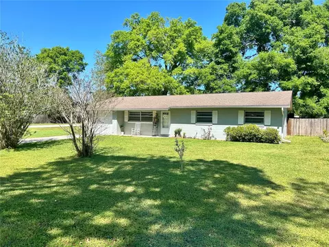 901 NE 42nd St, Ocala, FL 34479