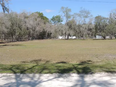 14071 SE 26th St, Morriston, FL 32668