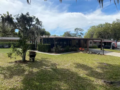 5673 Hancock Dr, Wildwood, FL 34785