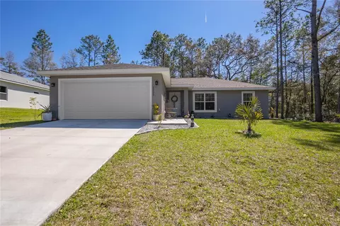 1028 W Geneva Pl, Citrus Springs, FL 34434