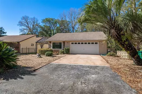 8 Oleander Ln, Homosassa, FL 34446