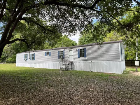 696 NE 155th Ct, Williston, FL 32696
