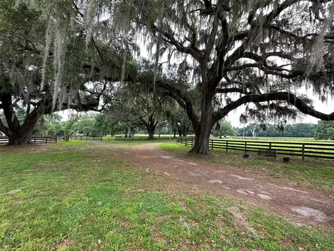 Exterior - 4101 NW 89th Pl, Ocala, FL 34482 photo 2 of 10
