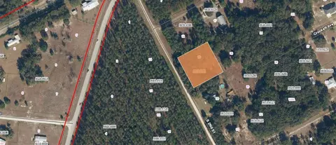 110 S 2nd St, Satsuma, FL 32189