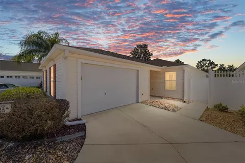 2512 Greenhill Trl, The Villages, FL 32162