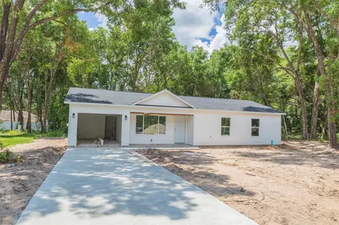 16640 SE 62 St, Ocklawaha, FL 32179