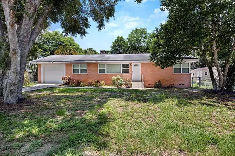 30618 Orange Dr, Leesburg, FL 34748