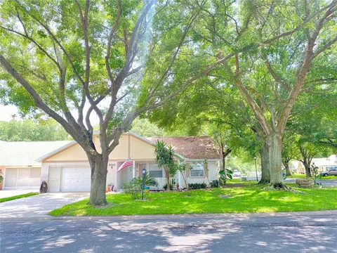 8560 SW 90th St #E, Ocala, FL 34481