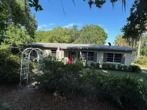 208 Plum Ave, Interlachen, FL 32148