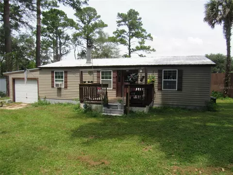 17121 SE 66th St, Ocklawaha, FL 32179